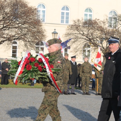 Moment składania wieńca